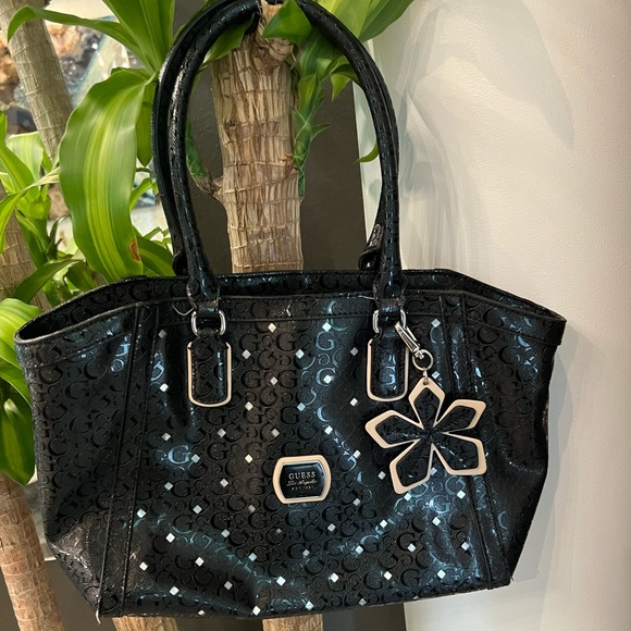 VINTAGE GUESS TRENDY PURSE - Picture 1 of 7